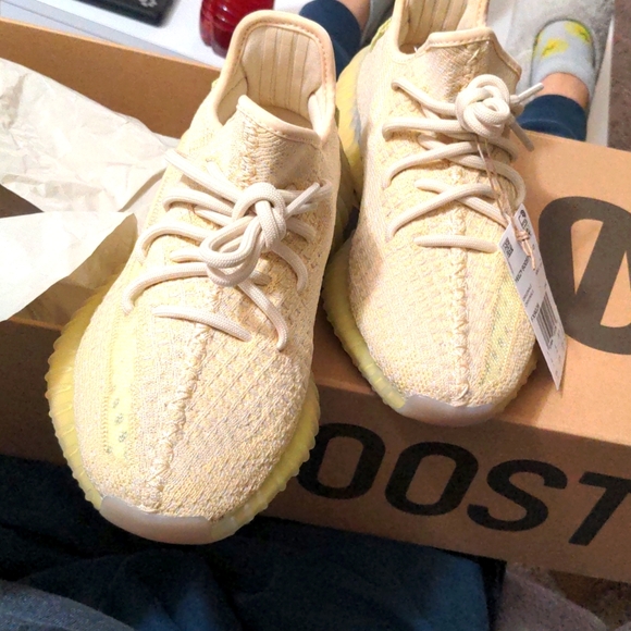 Yeezy 350 V2 Flax - Picture 1 of 6